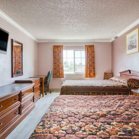 Hotel Corona Ca - Hwy 91 Esterno foto
