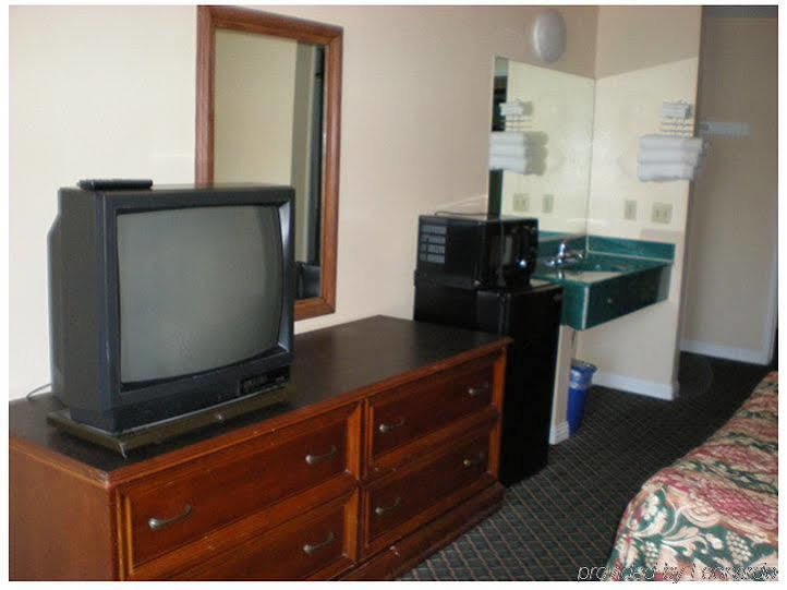 Hotel Corona Ca - Hwy 91 Esterno foto