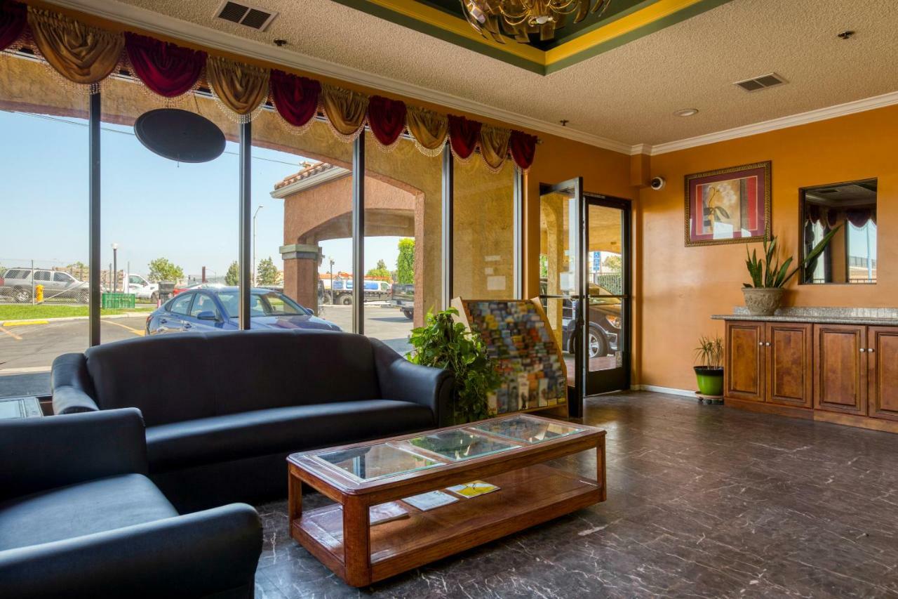 Hotel Corona Ca - Hwy 91 Esterno foto
