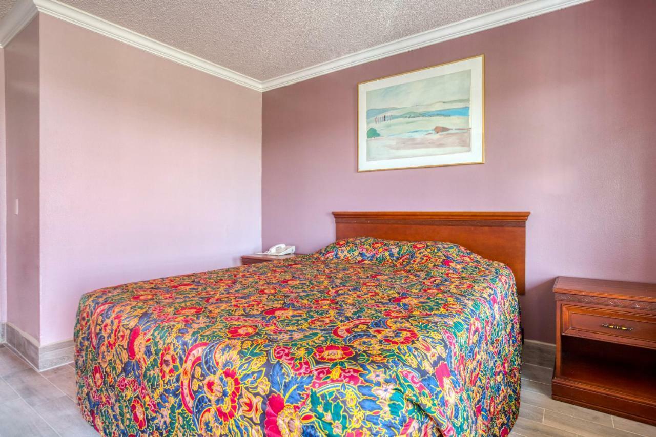 Hotel Corona Ca - Hwy 91 Esterno foto