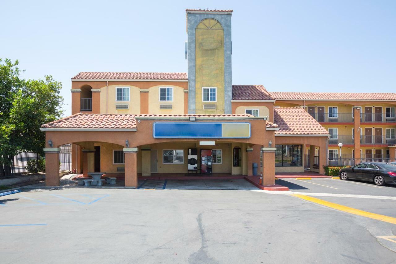 Hotel Corona Ca - Hwy 91 Esterno foto