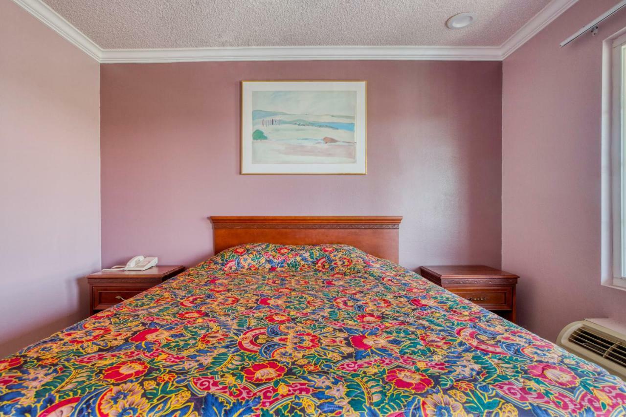 Hotel Corona Ca - Hwy 91 Esterno foto