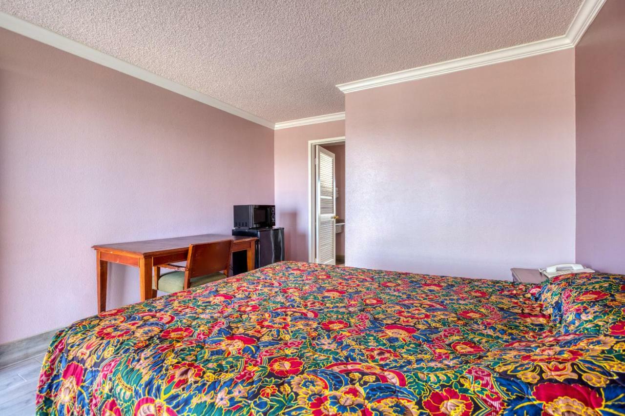 Hotel Corona Ca - Hwy 91 Esterno foto