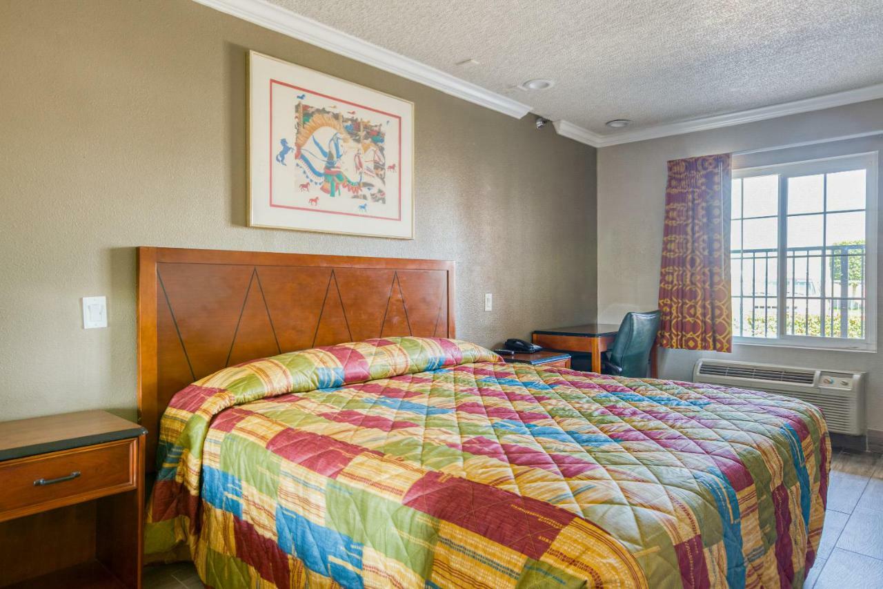 Hotel Corona Ca - Hwy 91 Esterno foto