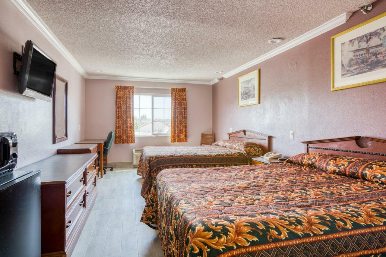 Hotel Corona Ca - Hwy 91 Esterno foto