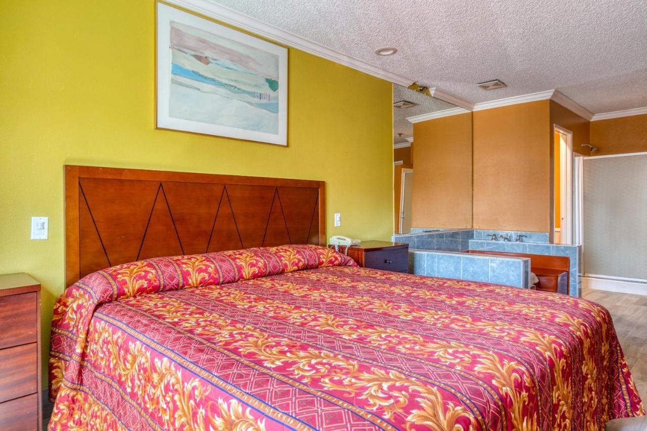 Hotel Corona Ca - Hwy 91 Esterno foto