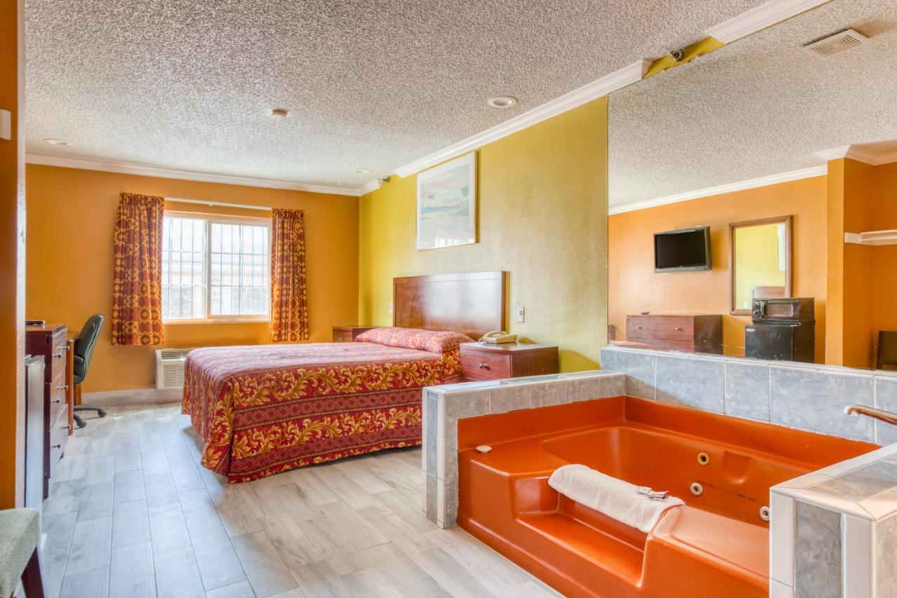 Hotel Corona Ca - Hwy 91 Esterno foto